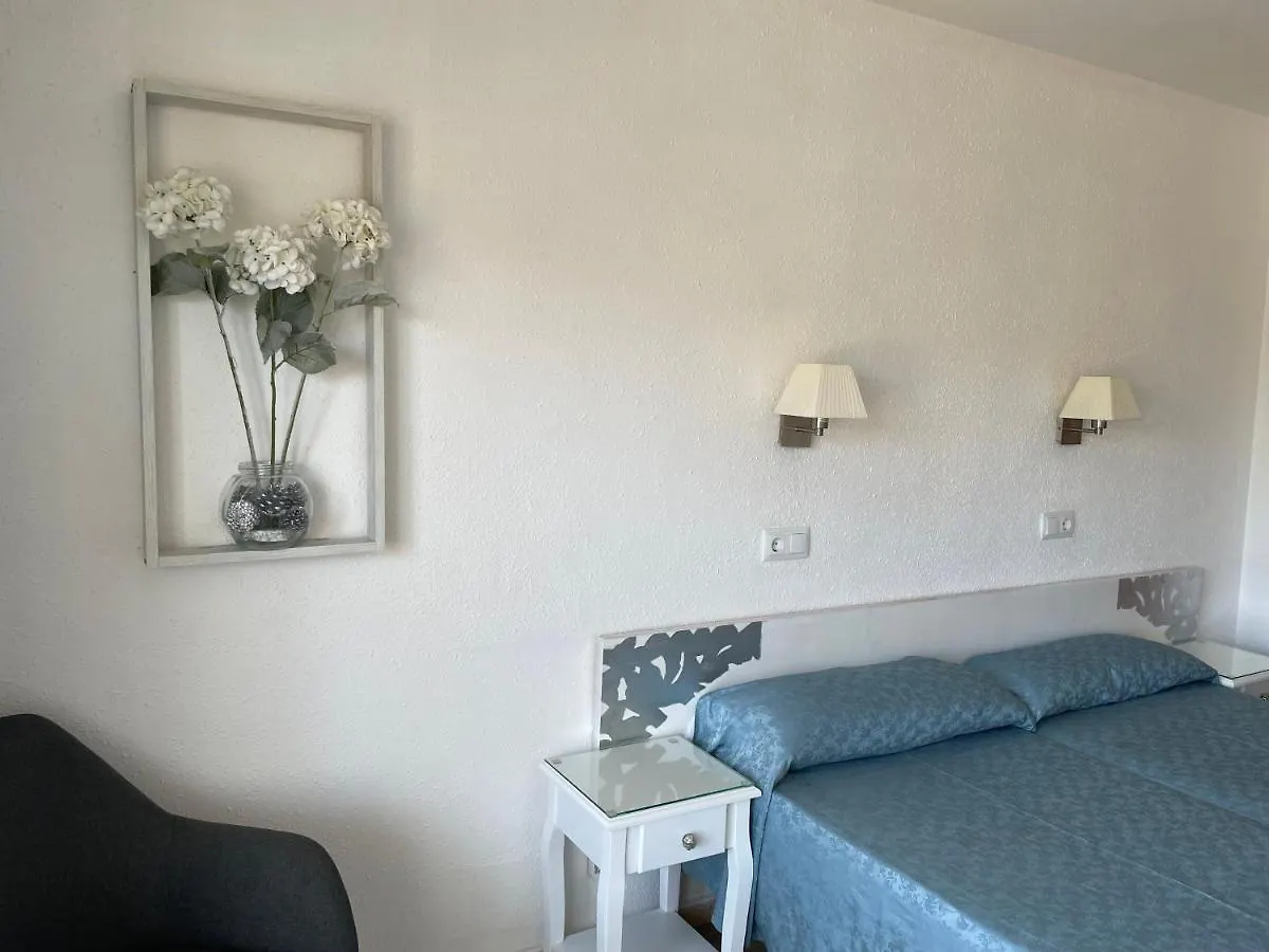 Hostal Roberto Palmanova 2*,