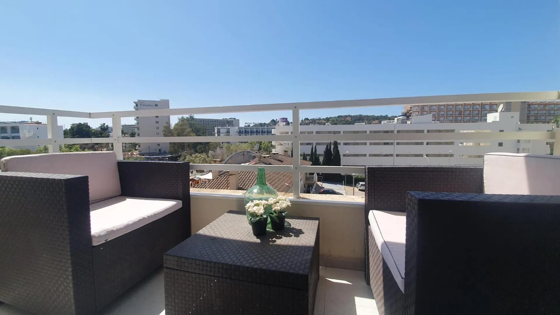 Hostal Roberto Palma Nova  Guest house Palma Nova (Mallorca)