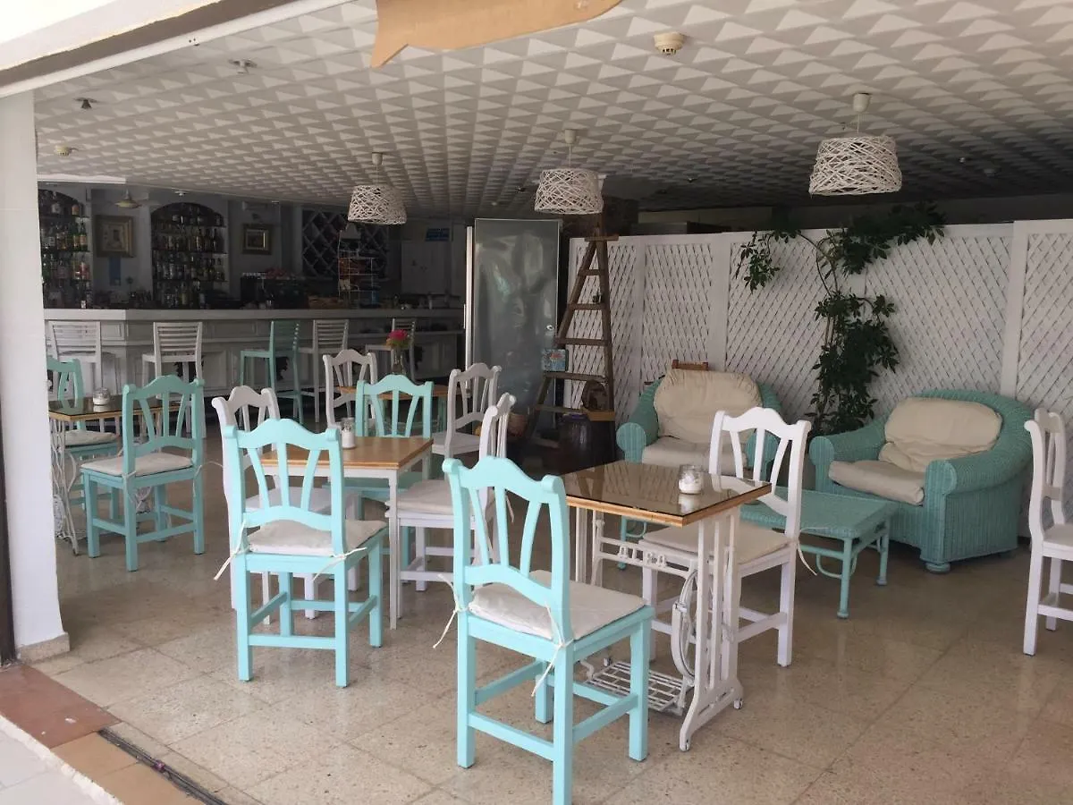 Hostal Roberto Palma Nova  Pensjonat